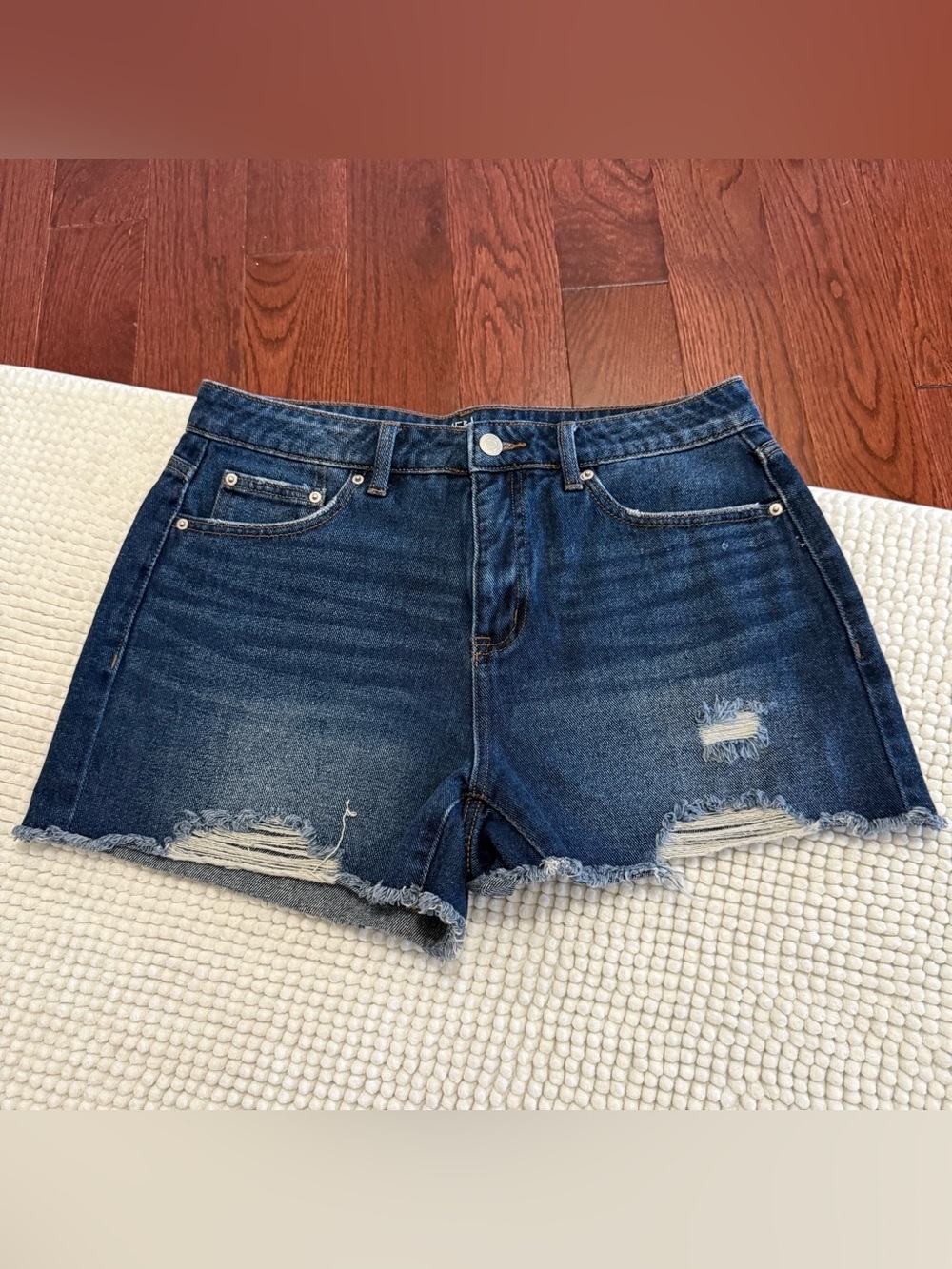 Time & True Blue Denim High Rise Jean Shorts Women’s Size 10